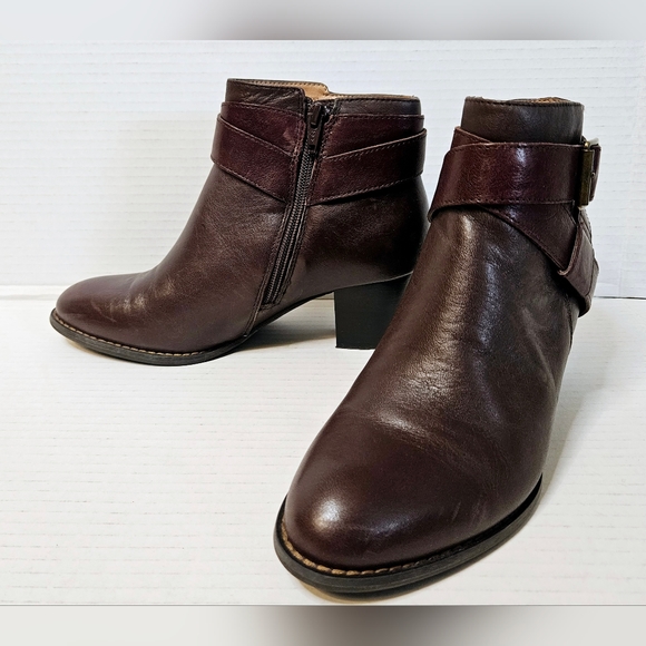 Vionic Trinity Bootie - Picture 3 of 13